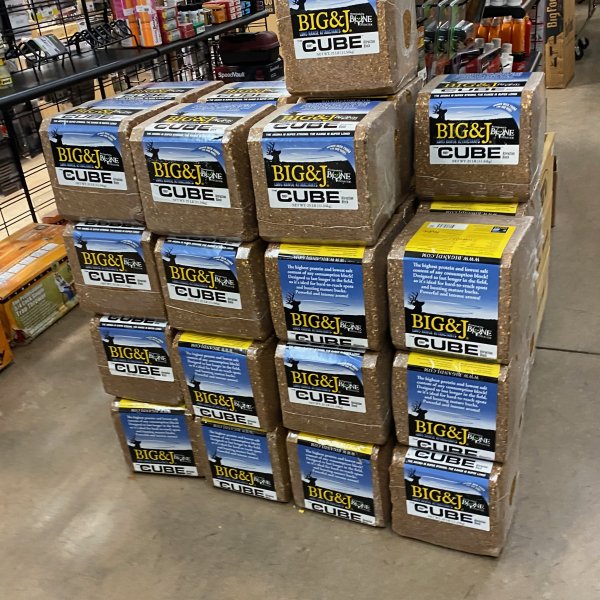 big j cube deer feed display